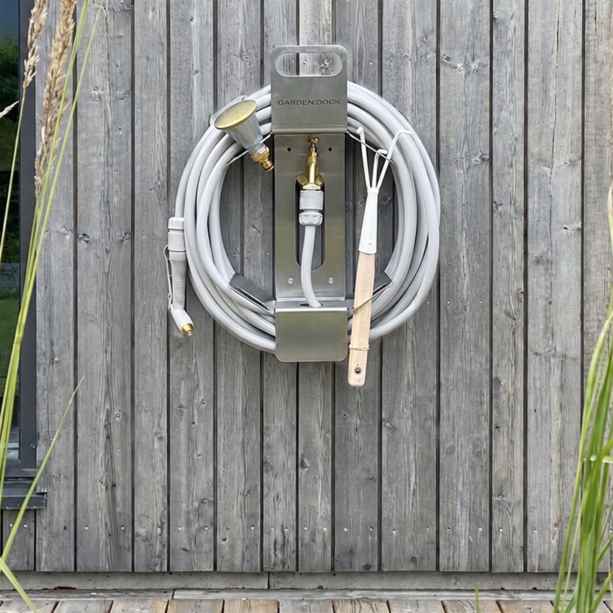 Langlebiger Gartenschlauchhalter aus Edelstahl für Garten und Terrasse